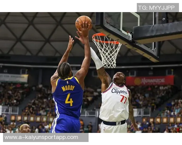 绝杀回合暂停时勇士换防守球员的背后策略分析与阿德尔曼的战术思考