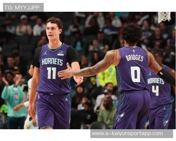 卡尔克布伦纳强势表现6投5中收获双十数据助力球队逆袭湖人