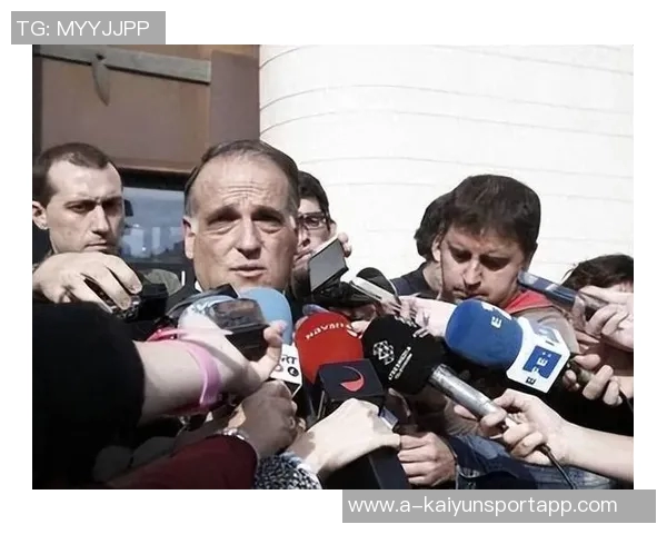 主持人表达对亚马尔生活方式的理解与共鸣分享年轻时的相似经历