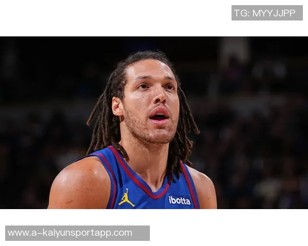 阿隆戈登新纹身惊艳亮相双黑臂环引发球迷热议