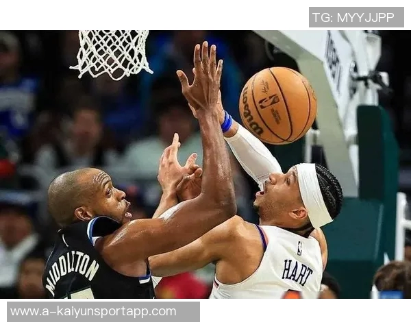 米德尔顿谈字母在篮下表现期待制造进攻犯规的精彩瞬间 米德尔顿谈字母在篮下表现期待制造进攻犯规的精彩瞬间